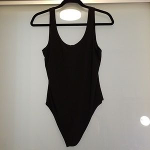 Low back black bodysuit XL